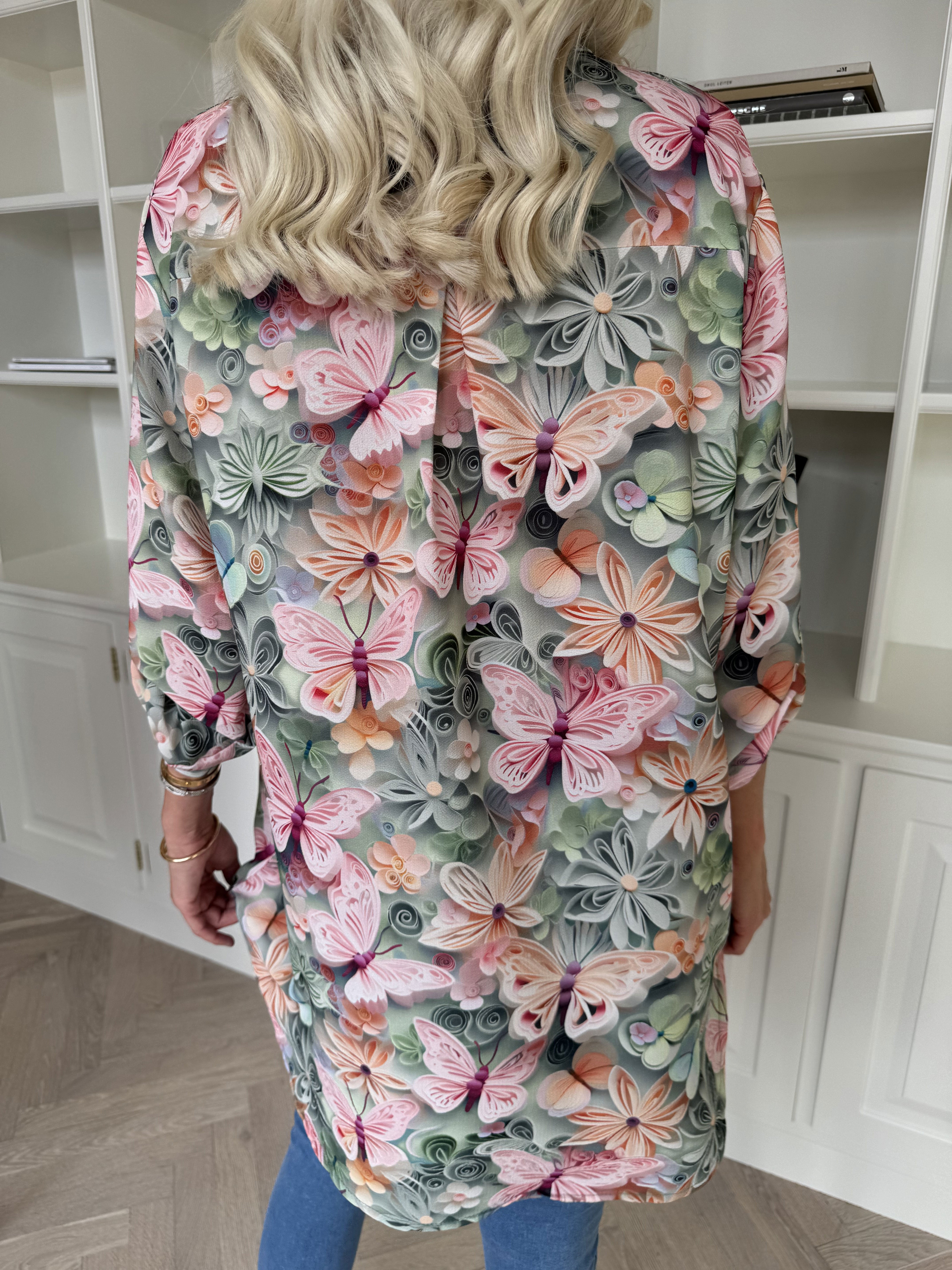 Vanesa Butterfly - Söt tunika i viskos med fjärilsmönster